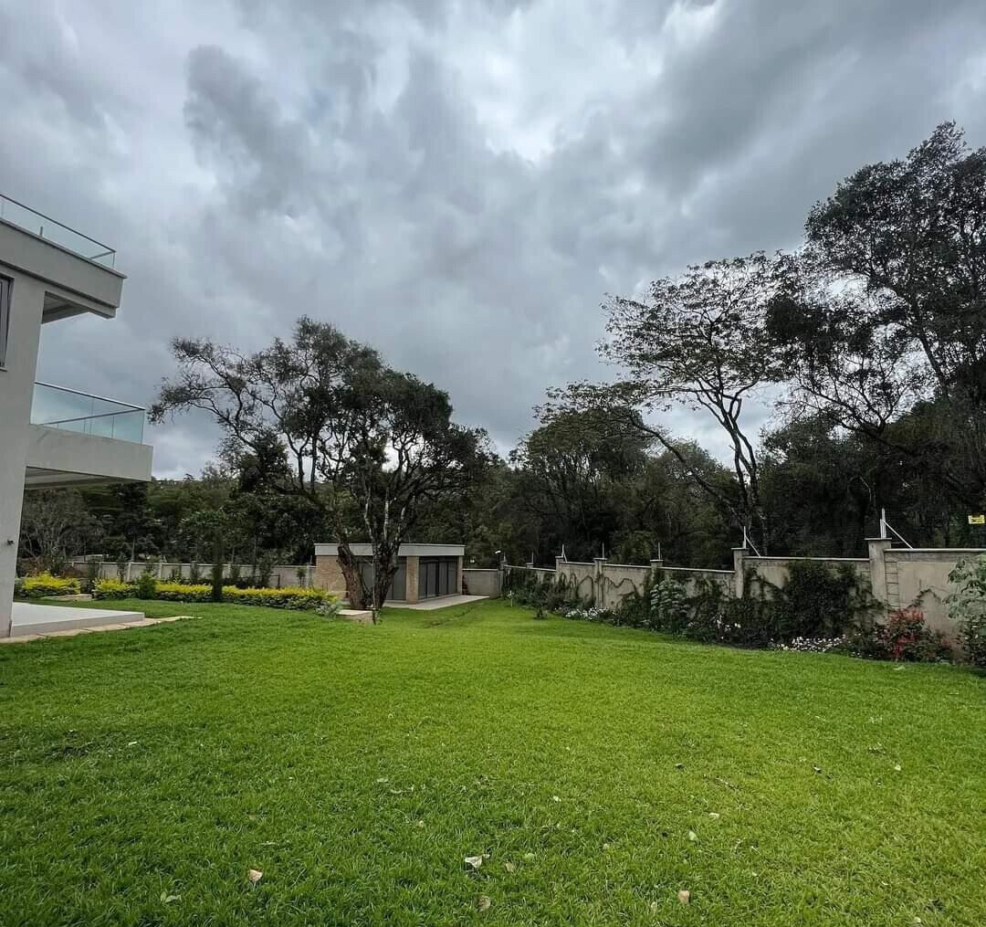 Jacaranda-Lined Drive Townhouse on Half-Acre – Karen