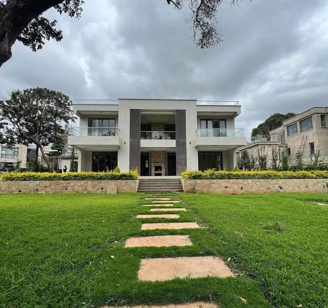 Jacaranda-Lined Drive Townhouse on Half-Acre – Karen