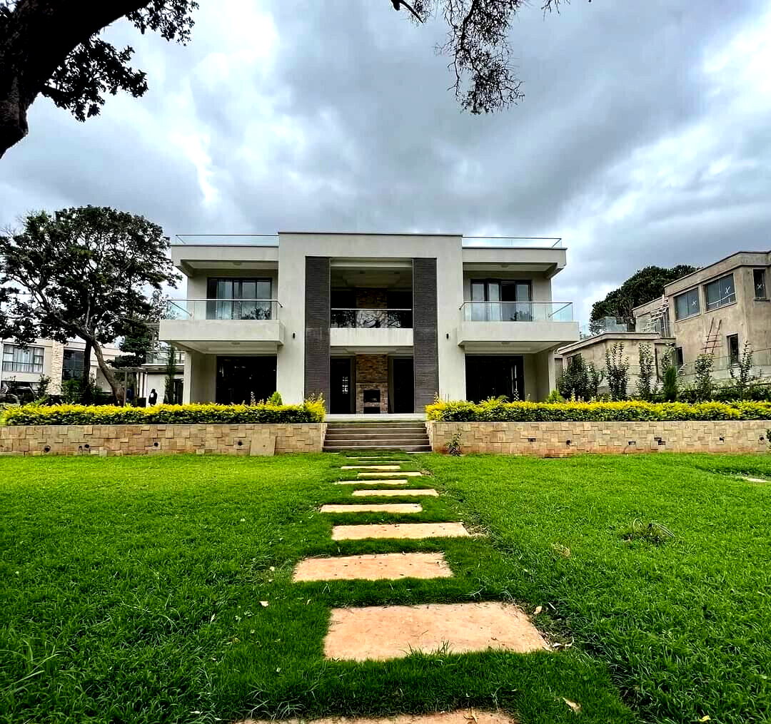 Jacaranda-Lined Drive Townhouse on Half-Acre – Karen