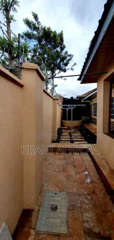 3bdrm Bungalow in Kamulu for rent - Image 3