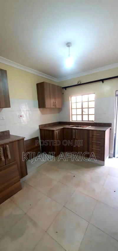 3bdrm Bungalow in Kamulu for rent - Image 4