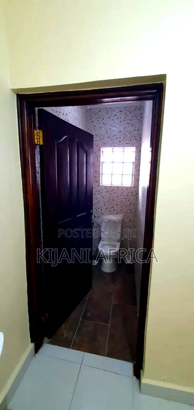 3bdrm Bungalow in Kamulu for rent - Image 6