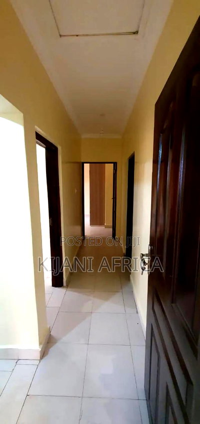 3bdrm Bungalow in Kamulu for rent - Image 5