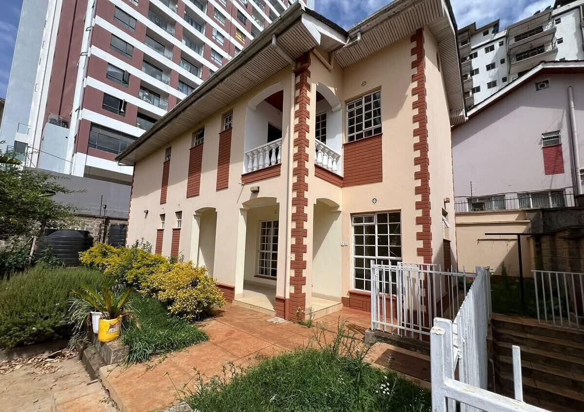 Homely 4-Ensuite Villa with SQ in Leafy Lavington