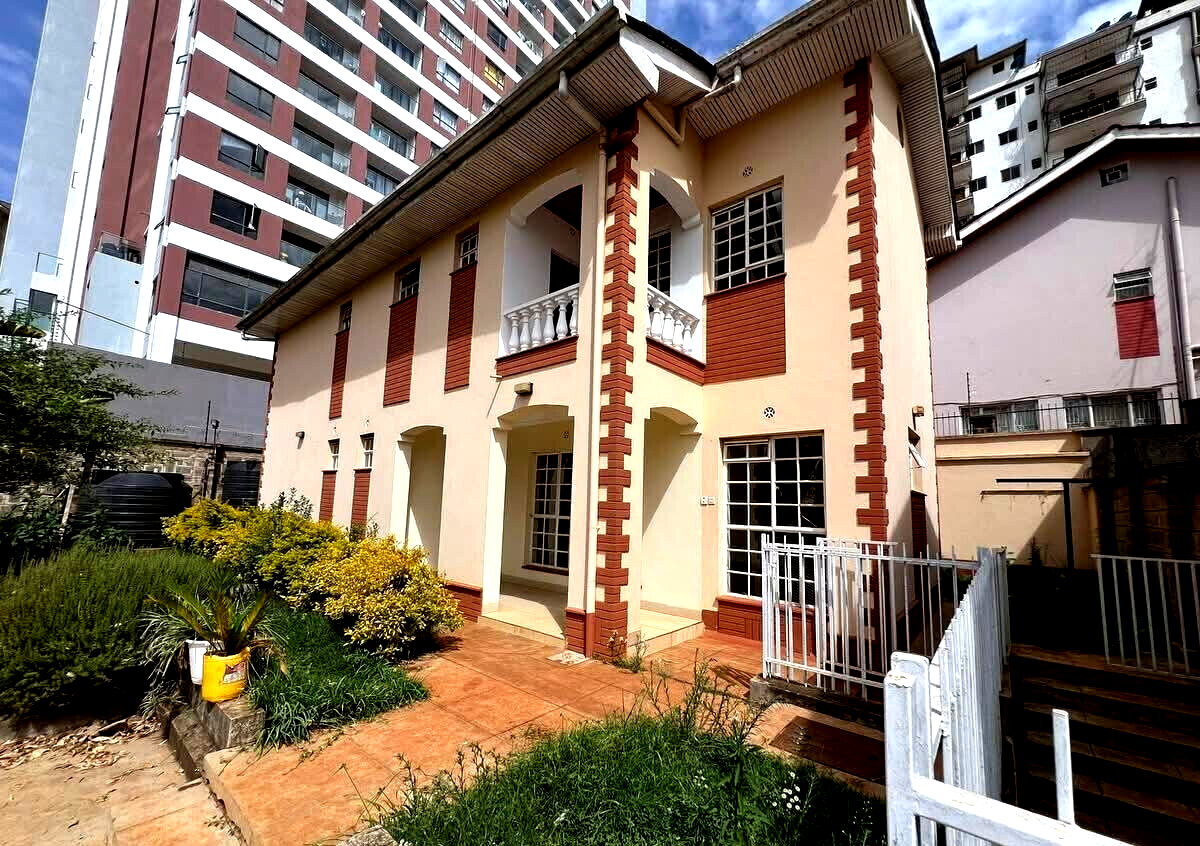 Homely 4-Ensuite Villa with SQ in Leafy Lavington