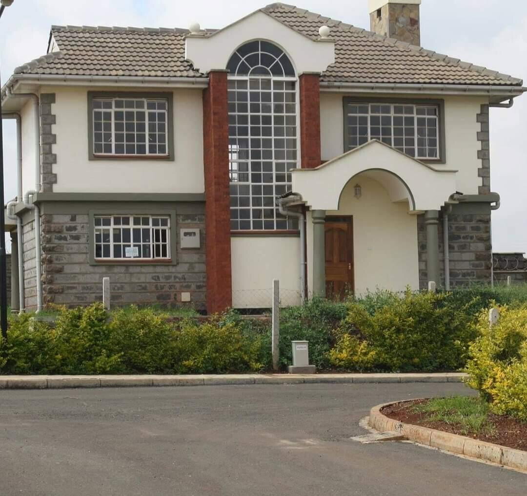 4BR All-Ensuite Townhouse with Office & DSQ - Runda Evergreen