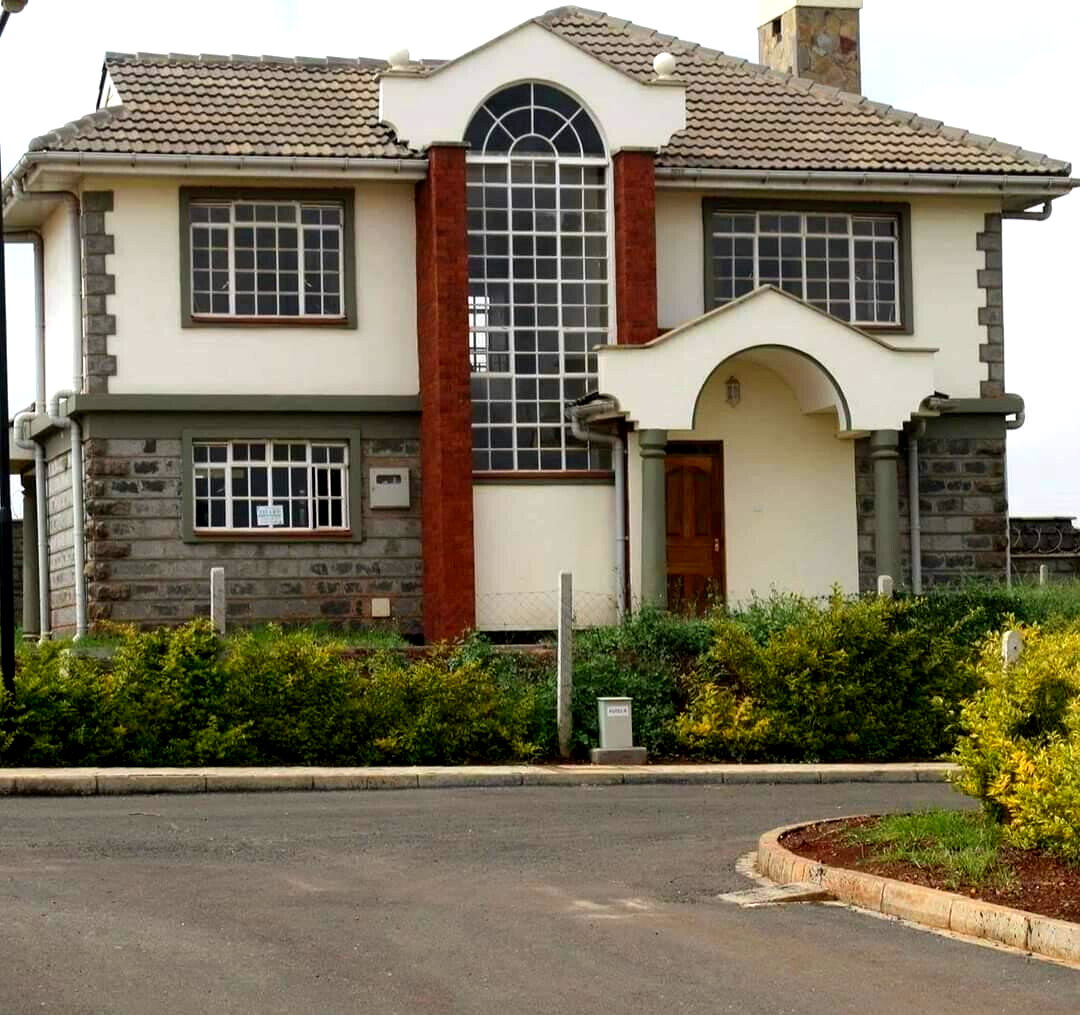 4BR All-Ensuite Townhouse with Office & DSQ - Runda Evergreen