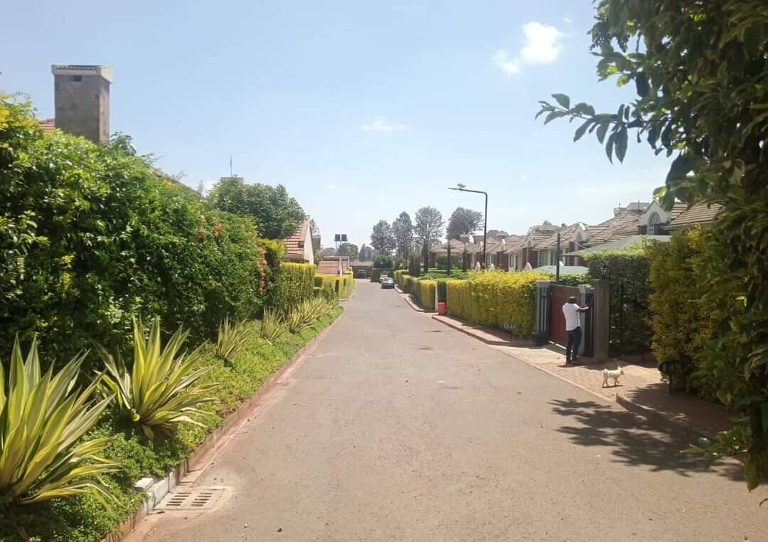 4BR All-Ensuite Townhouse with Office & DSQ - Runda Evergreen