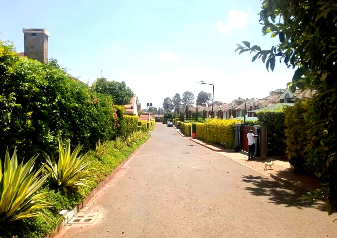 4BR All-Ensuite Townhouse with Office & DSQ - Runda Evergreen