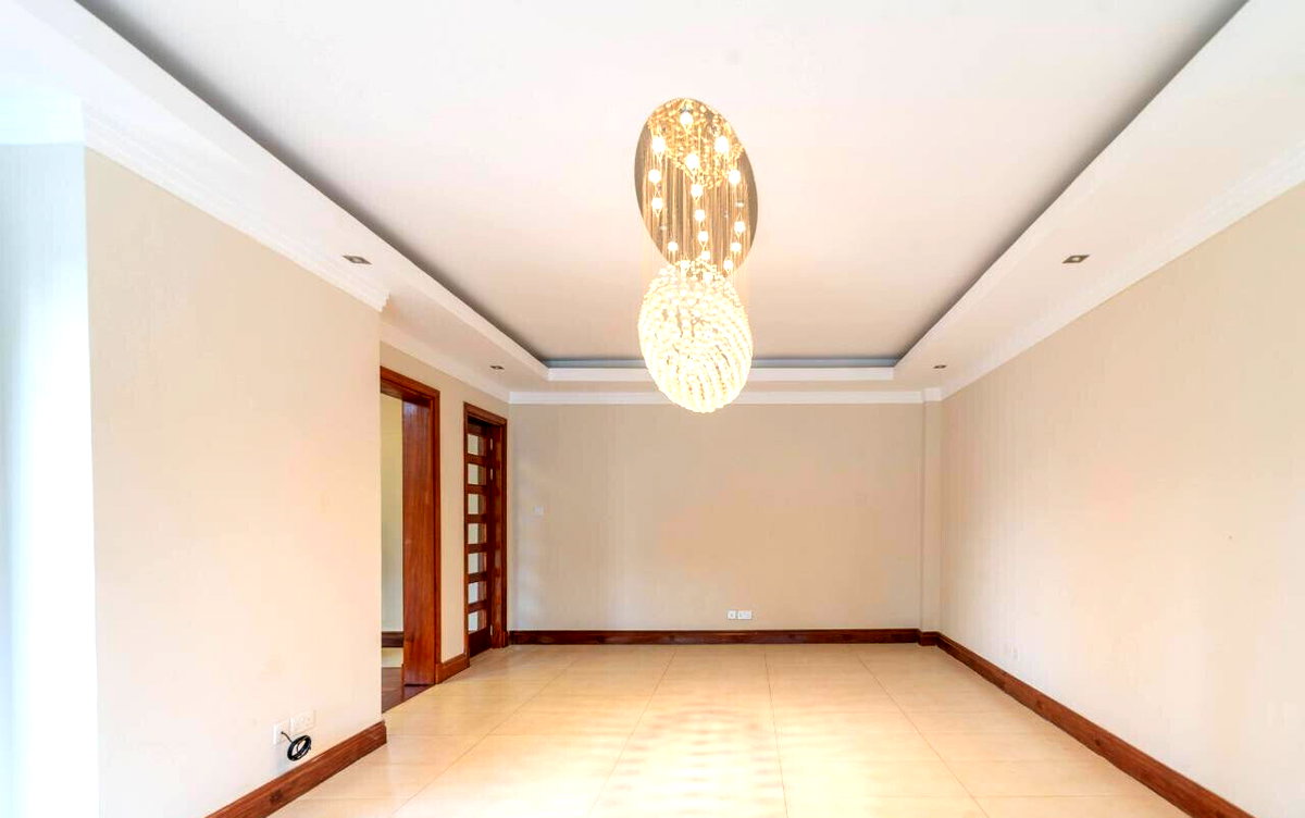 5-Ensuite Townhouse with Jacuzzi & Clubhouse – Karen