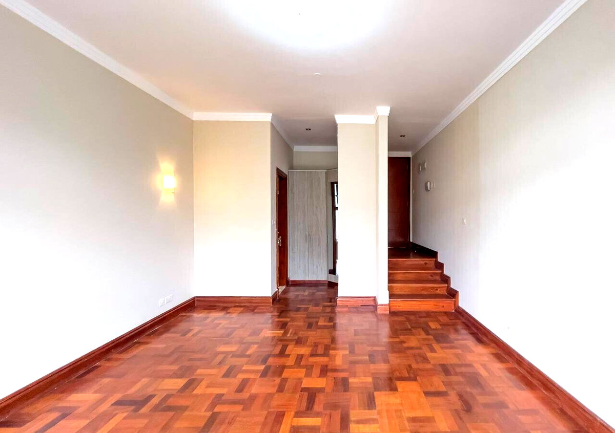 5-Ensuite Townhouse with Jacuzzi & Clubhouse – Karen