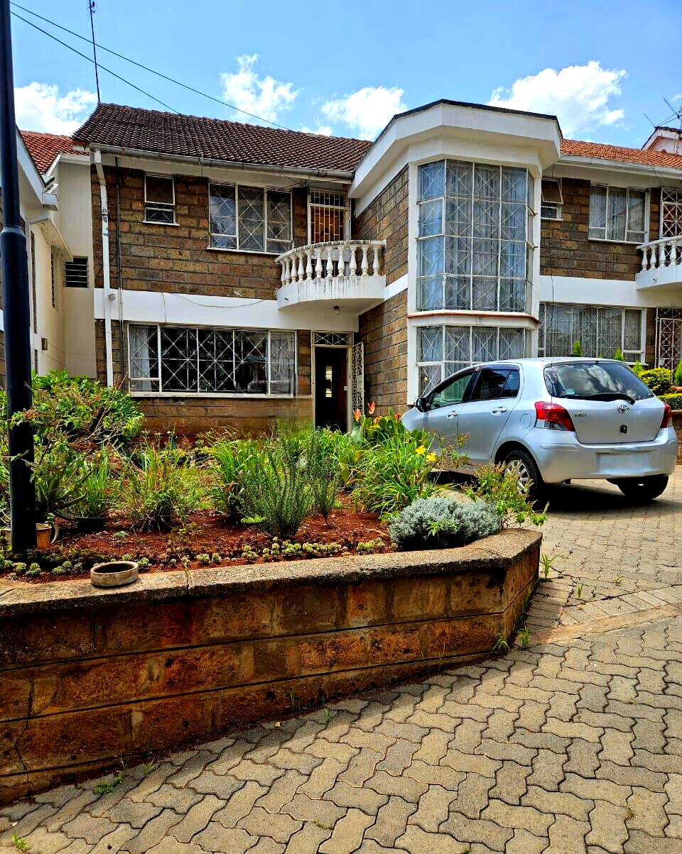 4-Ensuite Townhouse with Home Office & TV Room - Westlands