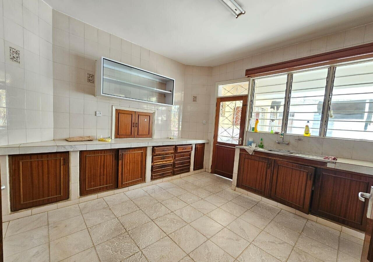 4-Ensuite Townhouse with Home Office & TV Room - Westlands