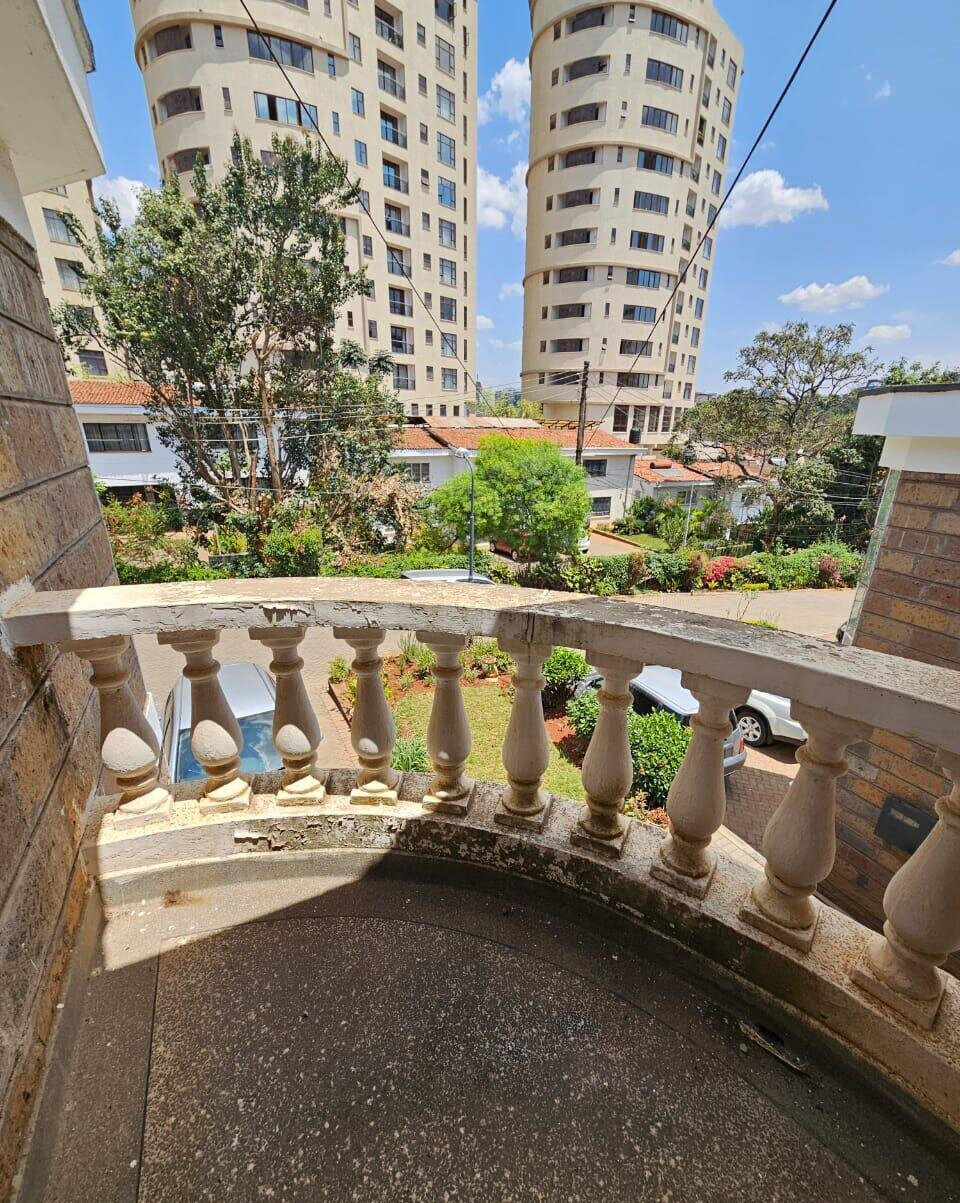 4-Ensuite Townhouse with Home Office & TV Room - Westlands