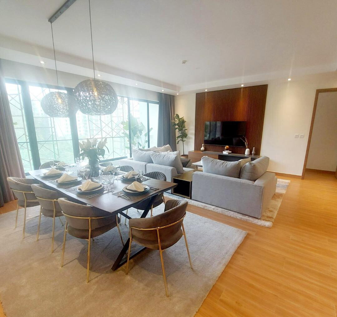 3BR with DSQ & Heated Infinity Pool - Riverside Drive