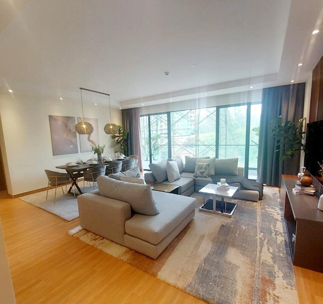 3BR with DSQ & Heated Infinity Pool - Riverside Drive