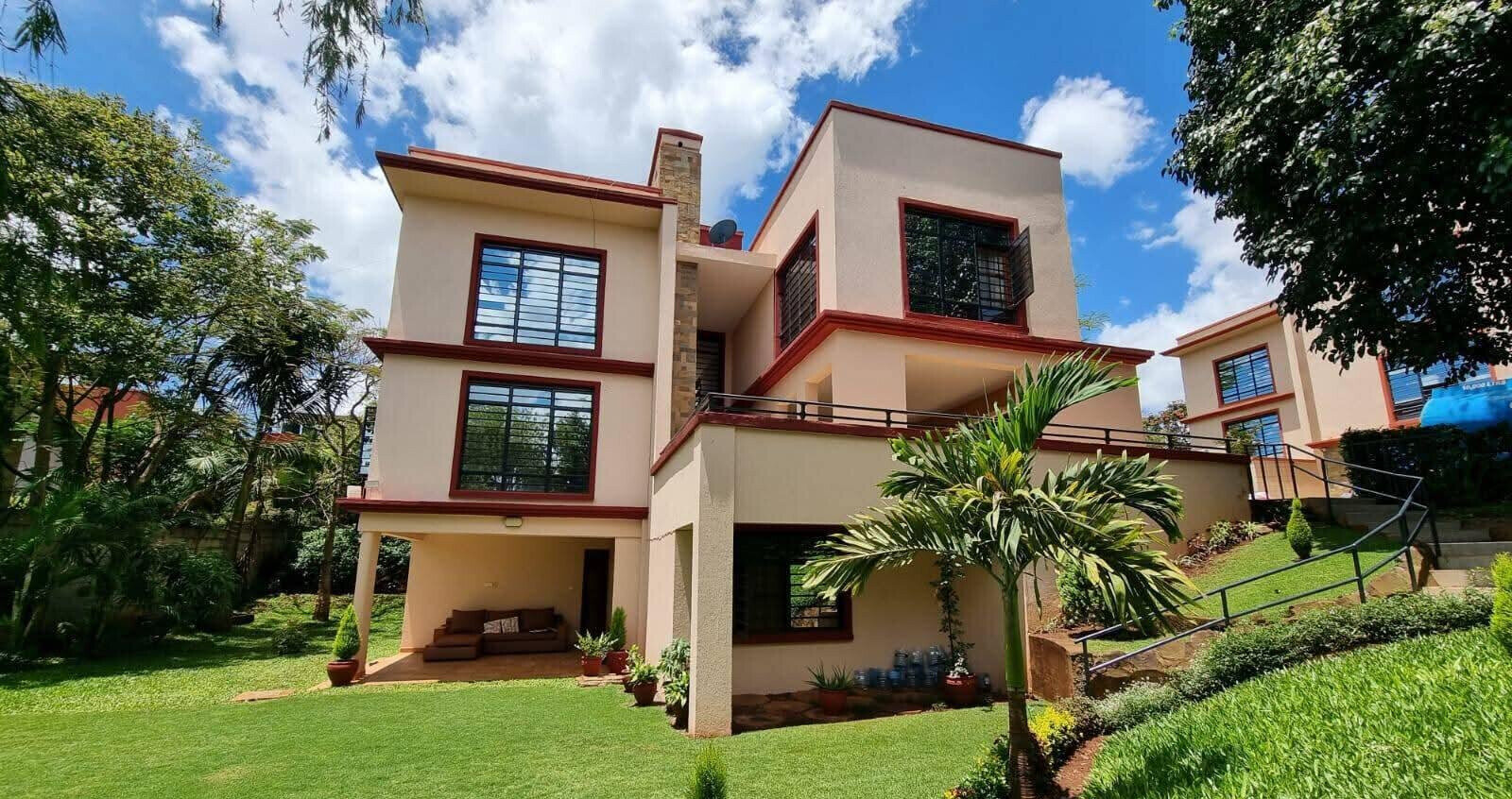 4BR All-Ensuite Townhouse with DSQ & Garden - Runda Paradise