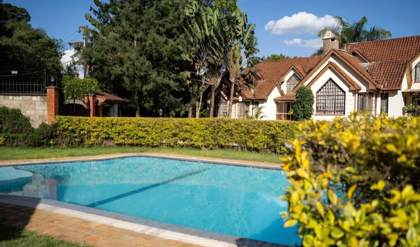 5-Ensuite Townhouse with Private Garden - Lavington
