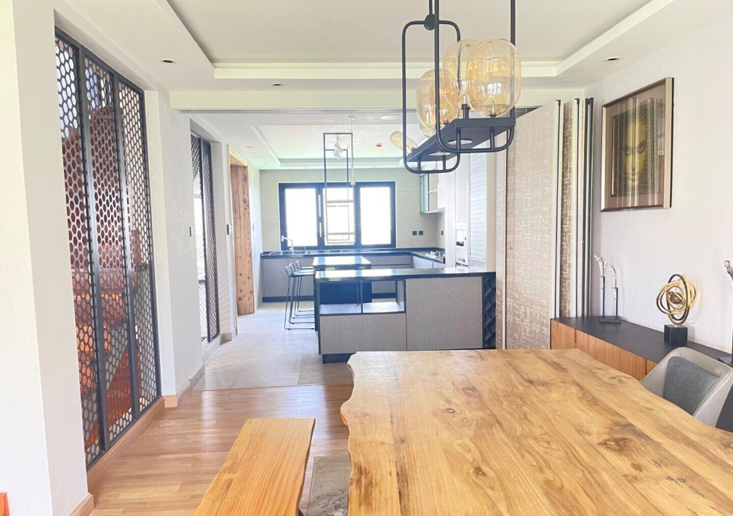 Contemporary 4-Ensuite Villa with Cinema & Gym - Lavington