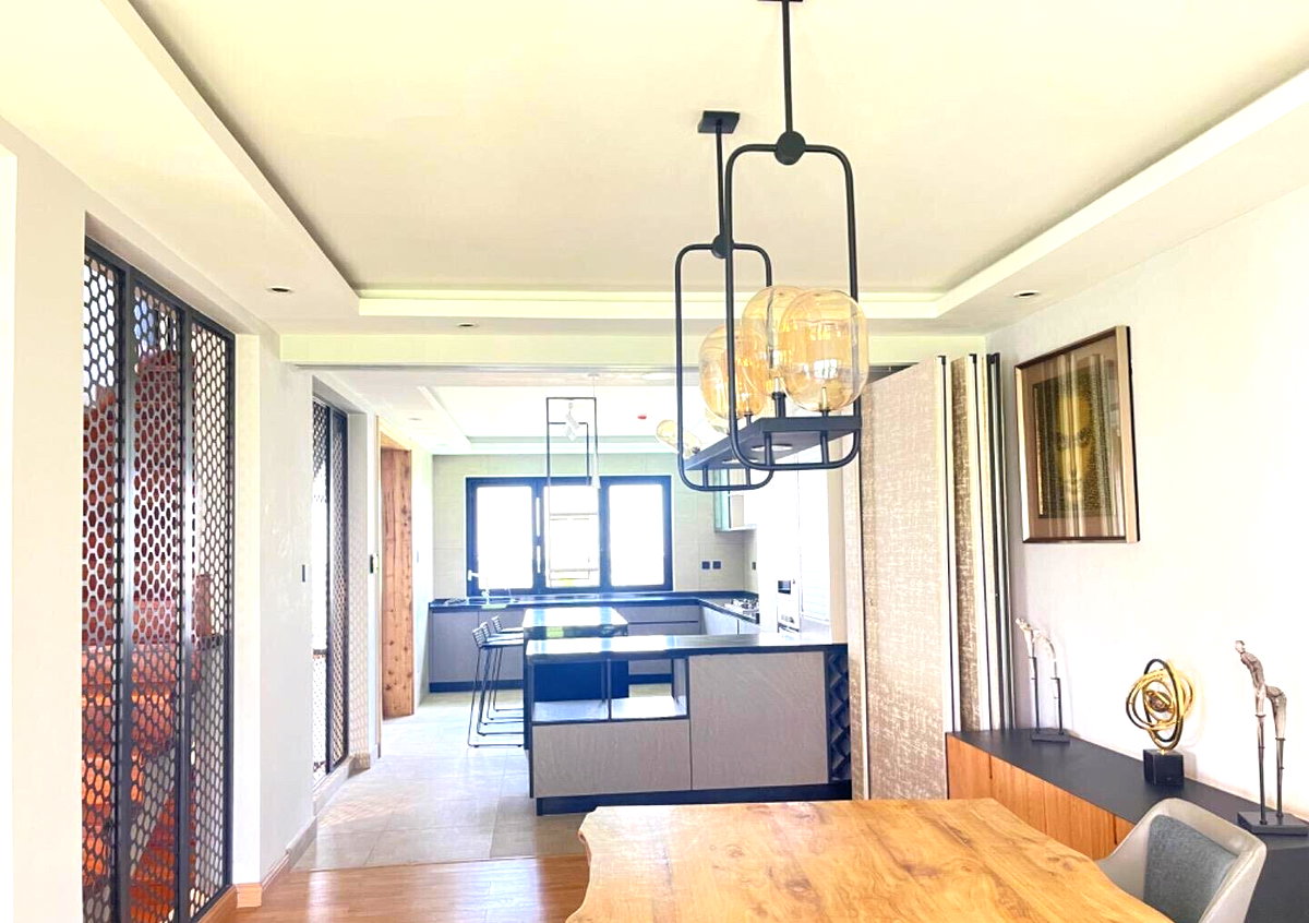 Contemporary 4-Ensuite Villa with Cinema & Gym - Lavington