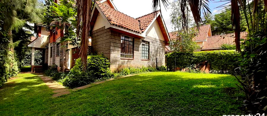 4BR All-Ensuite Townhouse with Fireplace & Private Garden - Lavington