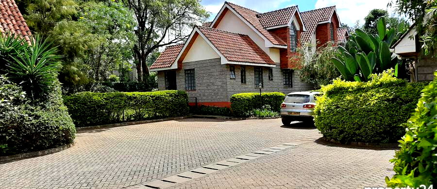 4BR All-Ensuite Townhouse with Fireplace & Private Garden - Lavington
