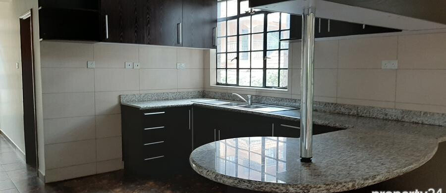 4BR All-Ensuite Townhouse with Fireplace & Private Garden - Lavington