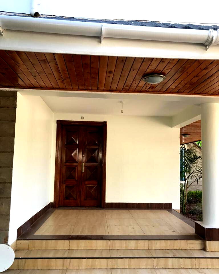 5BR All-Ensuite Townhouse with Fireplace & Private Garden - Kileleshwa