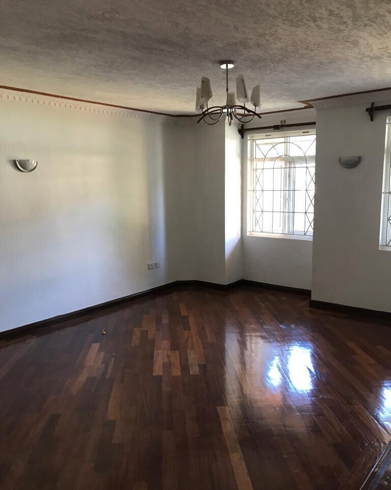 5BR All-Ensuite Townhouse with Fireplace & Private Garden - Kileleshwa