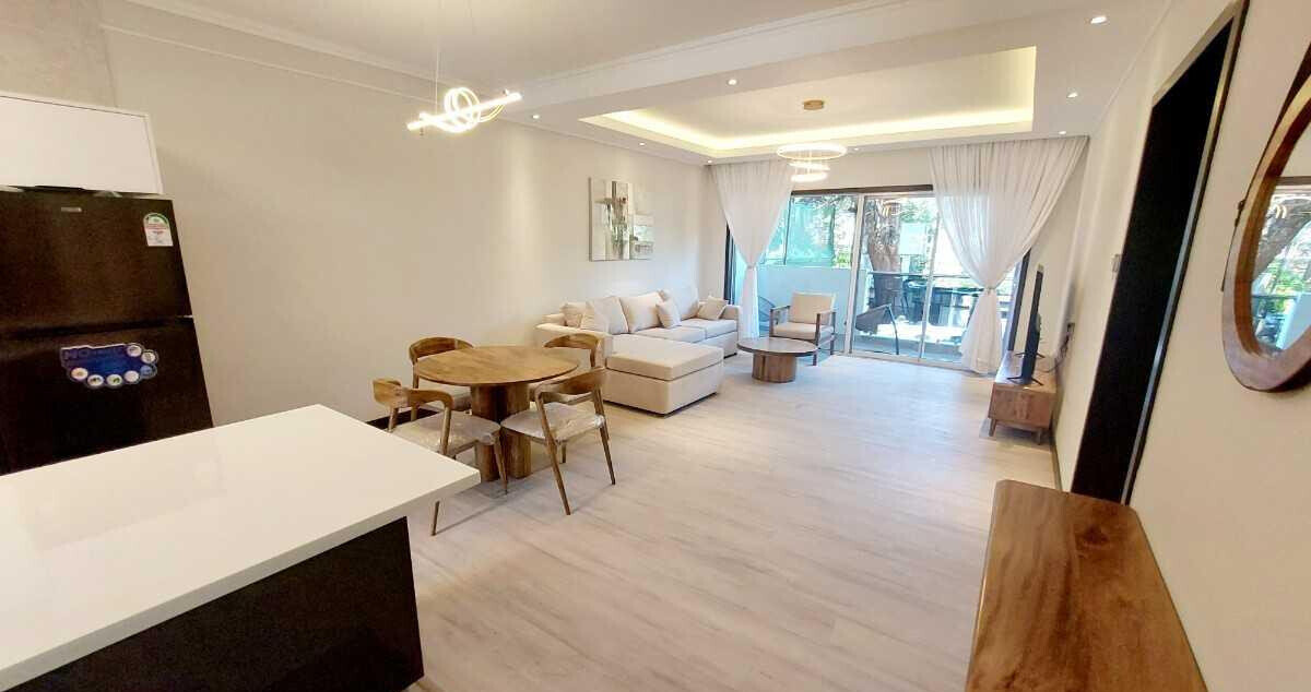 11th Floor 2BR with Gym, Pool & Jacuzzi – Riverside