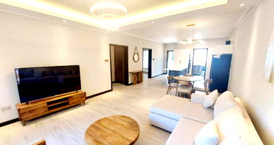 11th Floor 2BR with Gym, Pool & Jacuzzi – Riverside