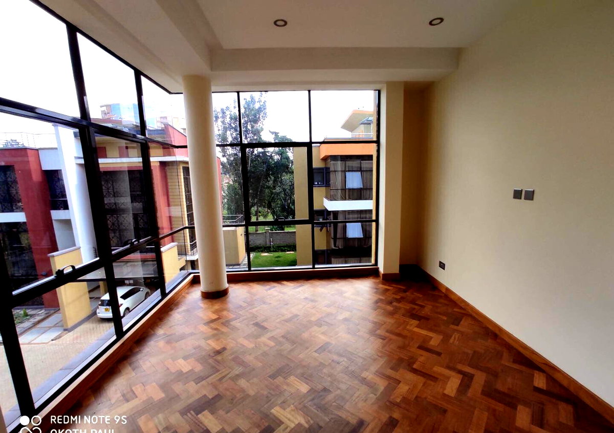 5-Ensuite Townhouse with Rooftop Garden & Fireplace - Lavington