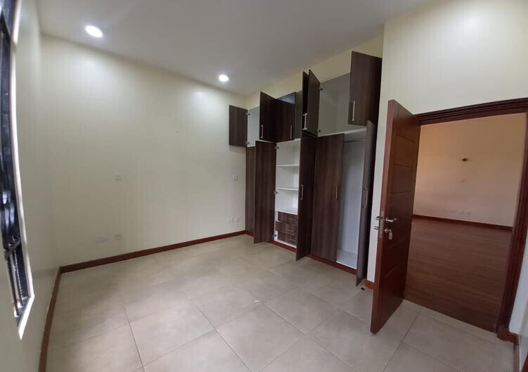 1/2 Acre 5BR Haven at KSh 450K