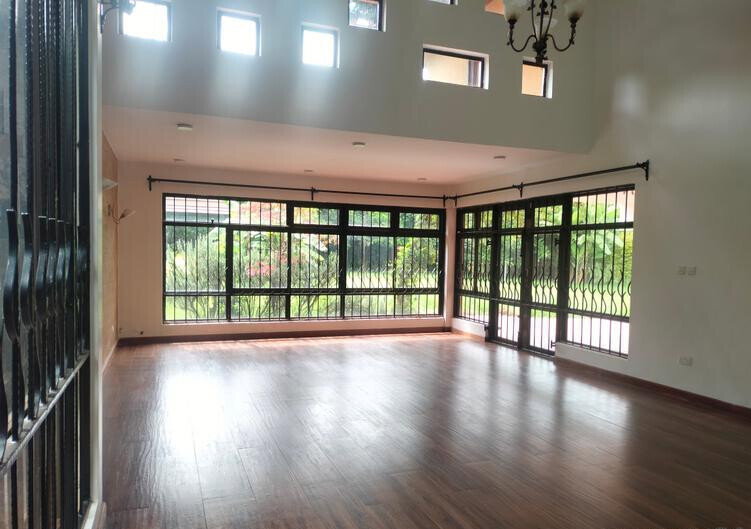 1/2 Acre 5BR Haven at KSh 450K