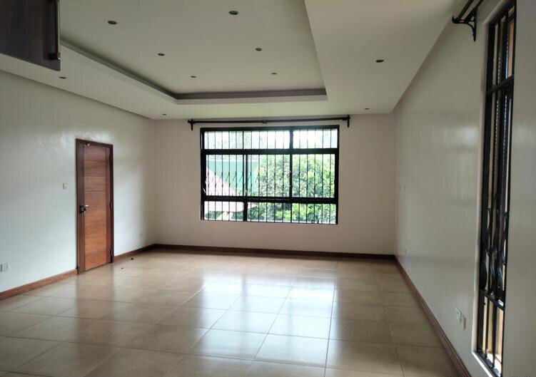1/2 Acre 5BR Haven at KSh 450K