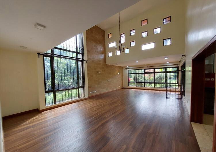 1/2 Acre 5BR Haven at KSh 450K