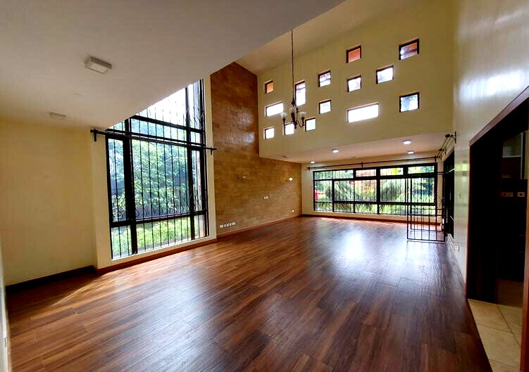 1/2 Acre 5BR Haven at KSh 450K