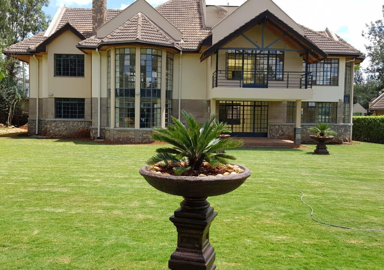 Half Acre 5BR Garden Home