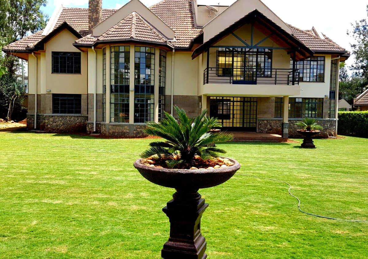 Half Acre 5BR Garden Home