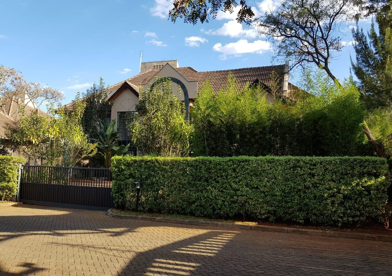 Half Acre 5BR Garden Home