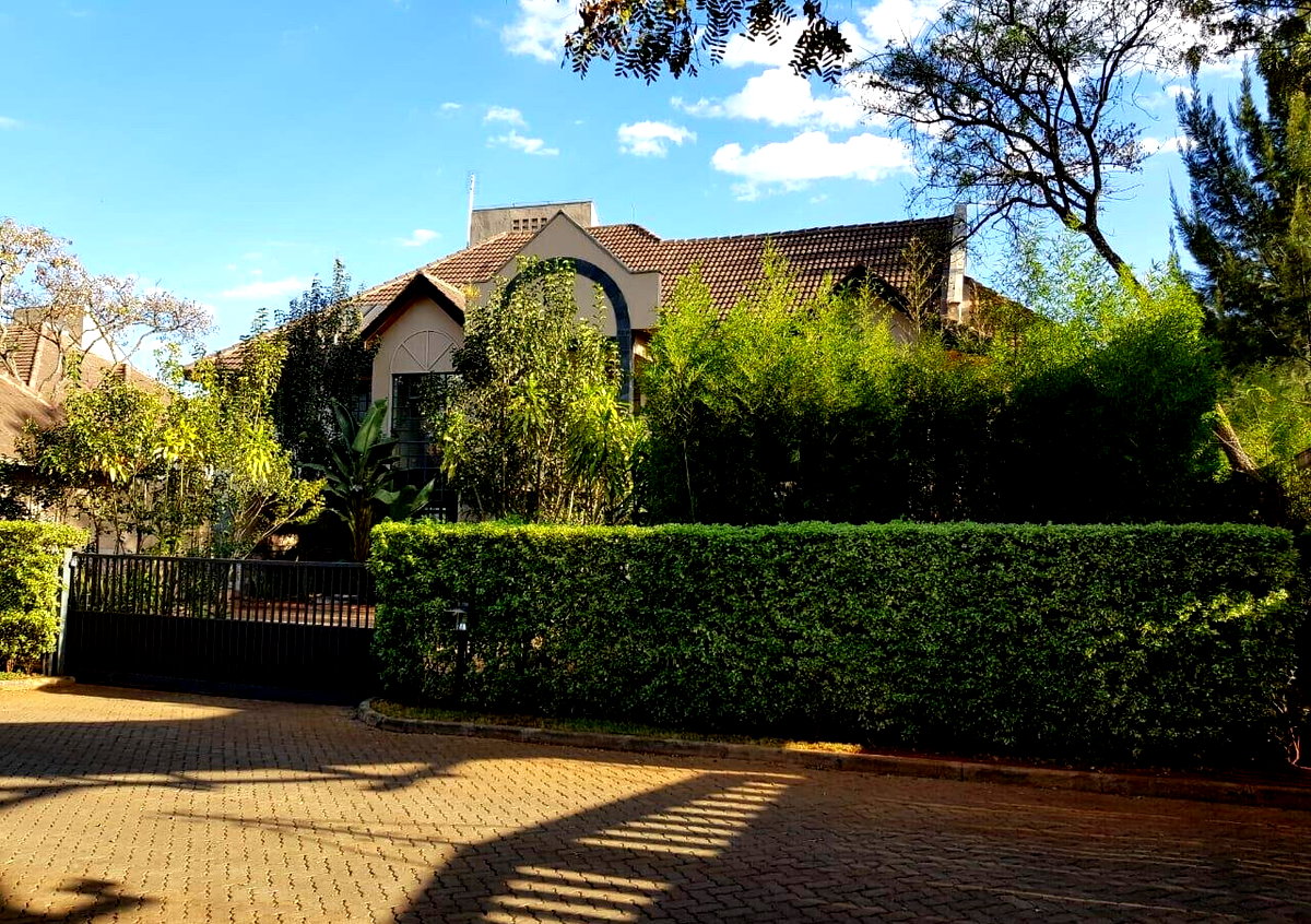 Half Acre 5BR Garden Home