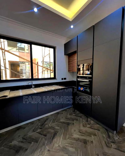 4bdrm Townhouse/Terrace in Lavington Green for sale - Image 7