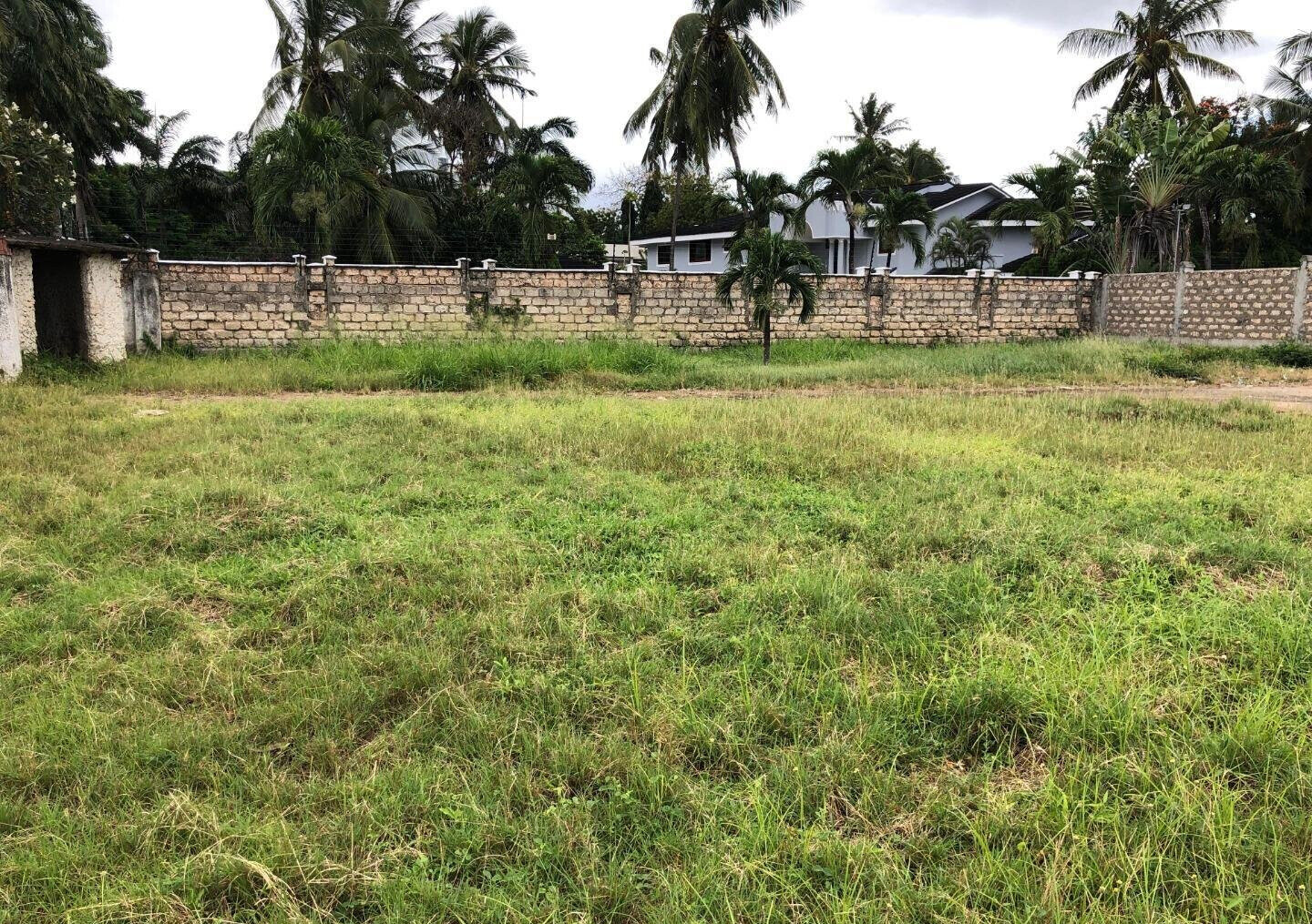Quarter Acre Plot in Nyali Mkomani