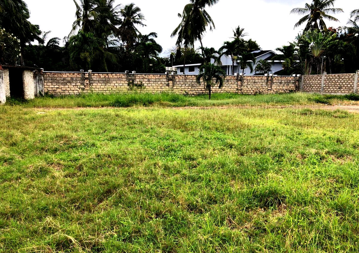 Quarter Acre Plot in Nyali Mkomani