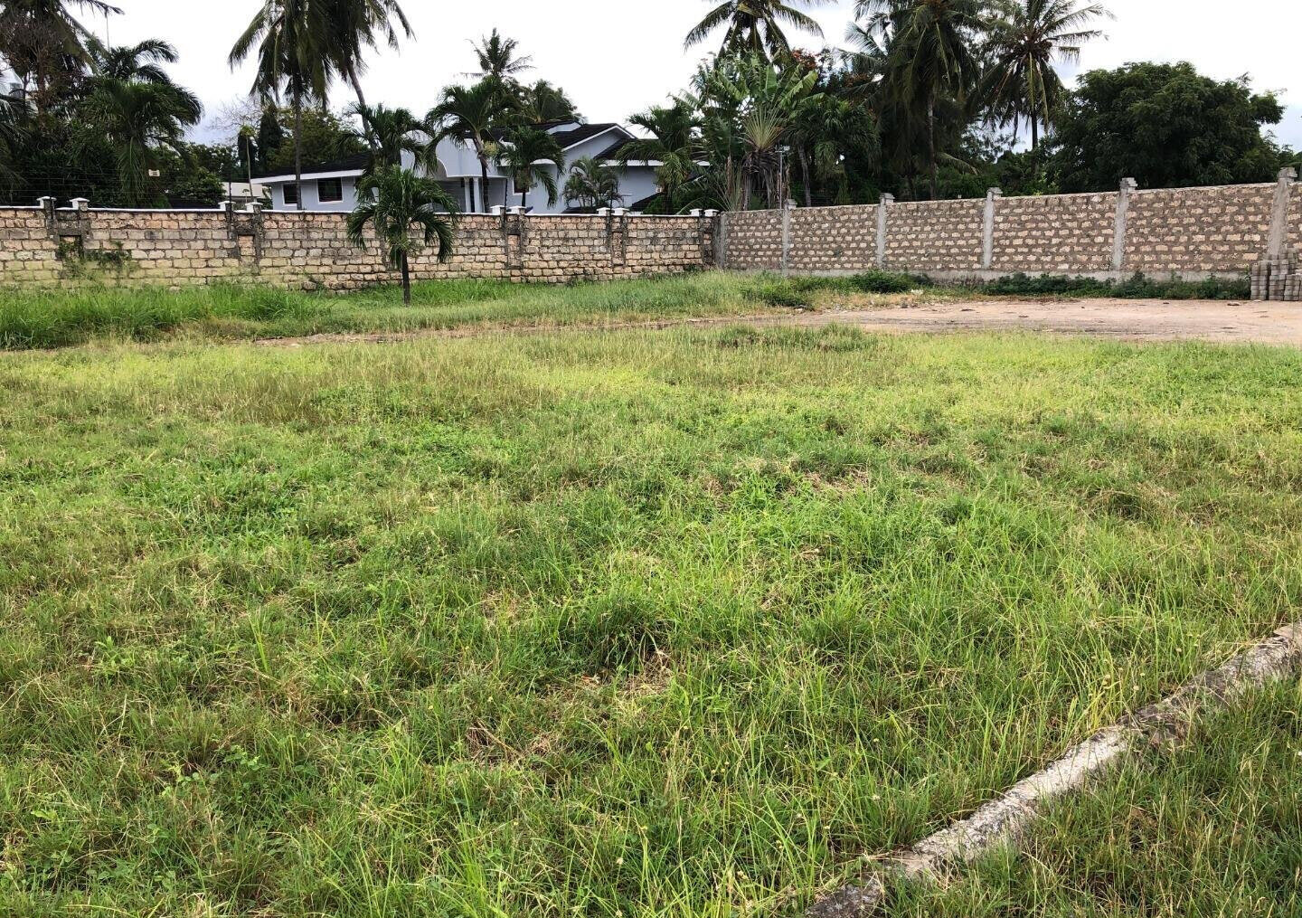 Quarter Acre Plot in Nyali Mkomani