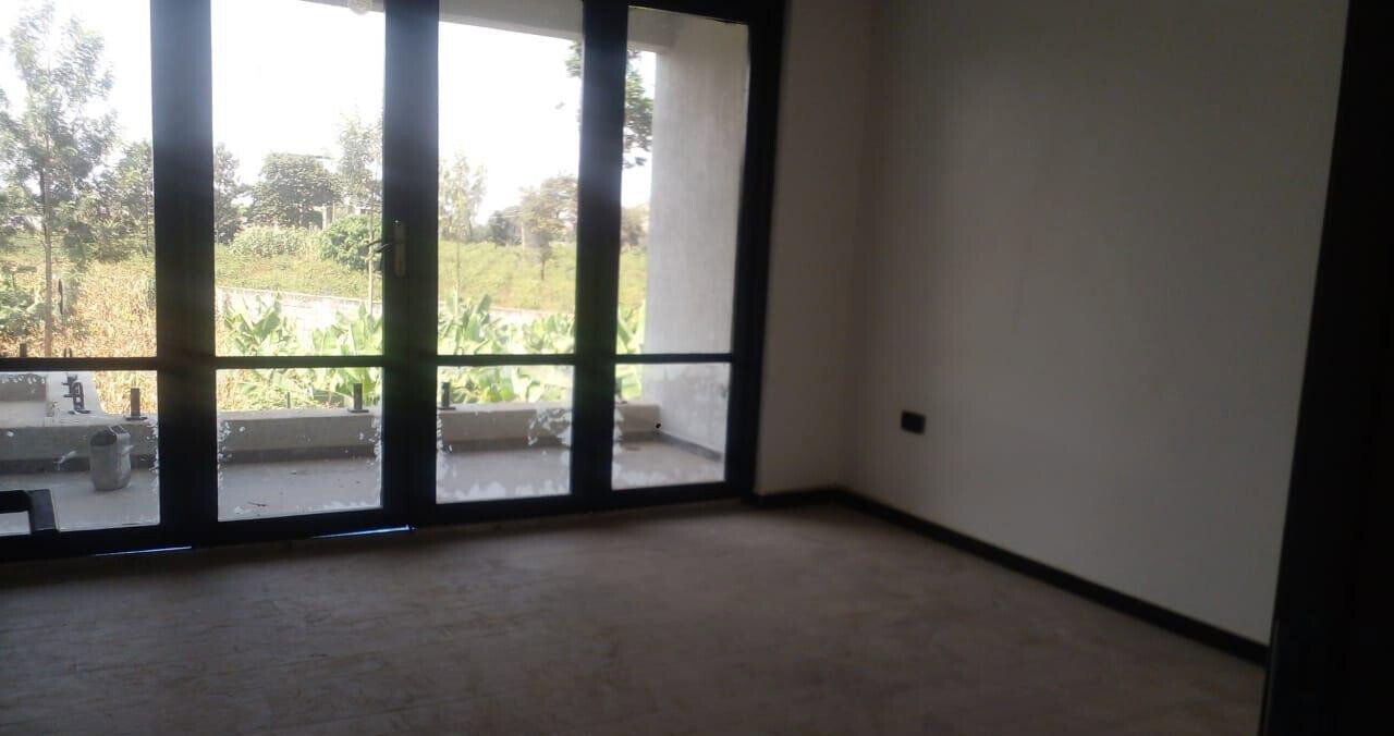 5BR Townhouse on Quarter-Acre with Private Garden - Runda
