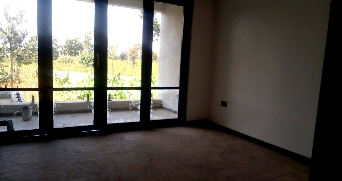 5BR Townhouse on Quarter-Acre with Private Garden - Runda