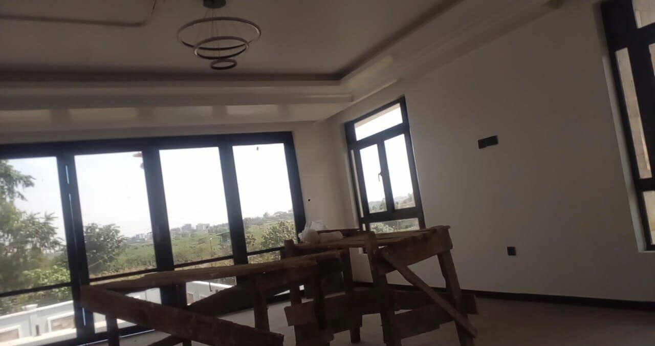 5BR Townhouse on Quarter-Acre with Private Garden - Runda