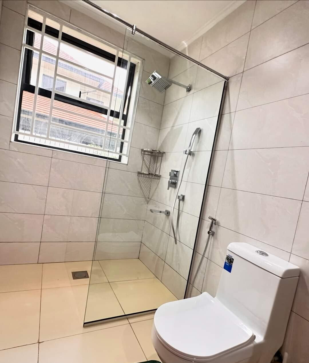 4BR All-Ensuite Villa with DSQ & Backup Generator - Runda