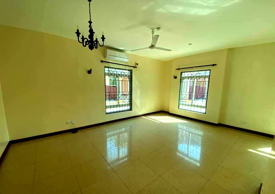 5BR All-Ensuite Townhouse with Pool & Study - Nyali
